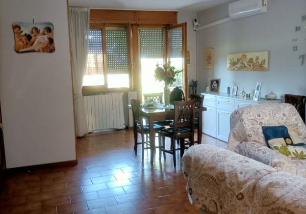 VILLA A SCHIERA