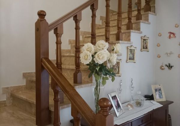 VILLA A SCHIERA